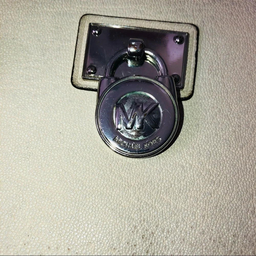 Michael Kors zip wallet